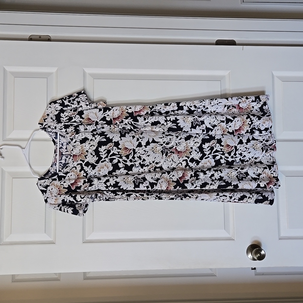 SJS Black Floral Short Sleeve Swing Dress with Cream and Blush Accents